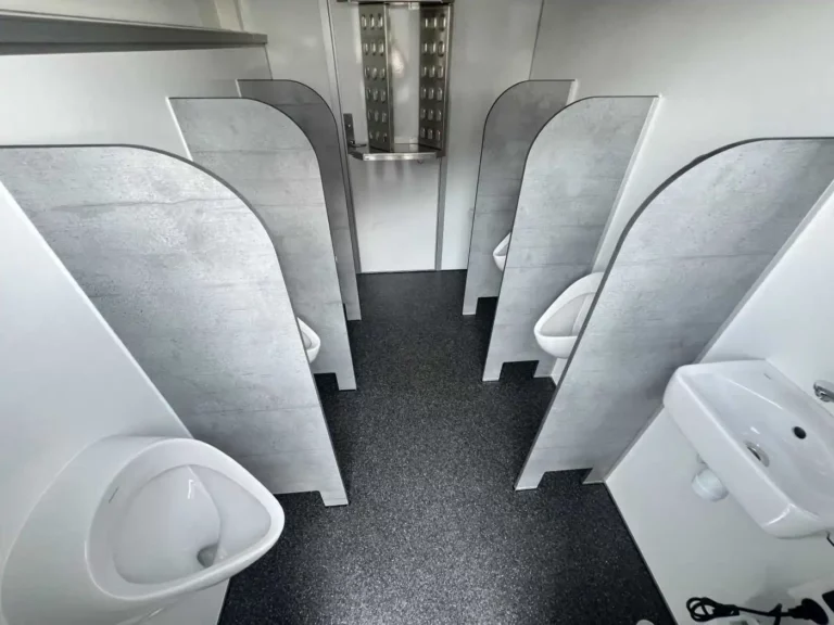 Herren-WC in 14er-WC-Wagen von Mobiler Eventservice 24