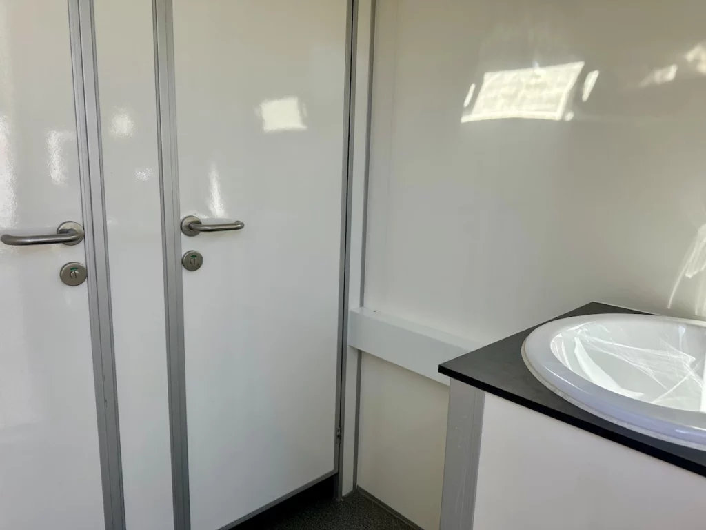 WC-Anhänger 2 +1 innen Damen